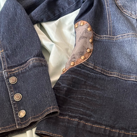 Decorated Denim Jacket - Picture 7 of 10